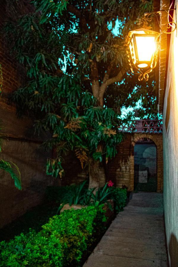Villa Flores, Casa En El Centro De マスコタ エクステリア 写真